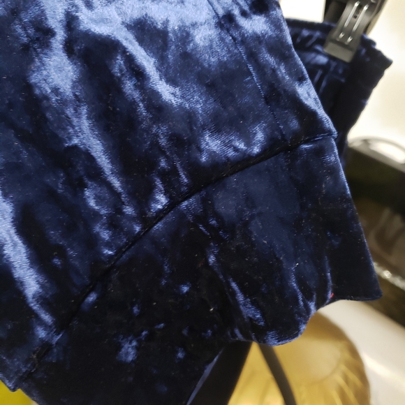 Top - Picture 2 of 4